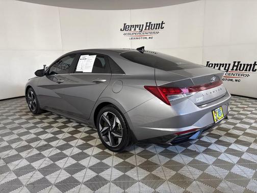 2022 Hyundai ELANTRA Limited