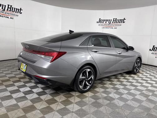 2022 Hyundai ELANTRA Limited