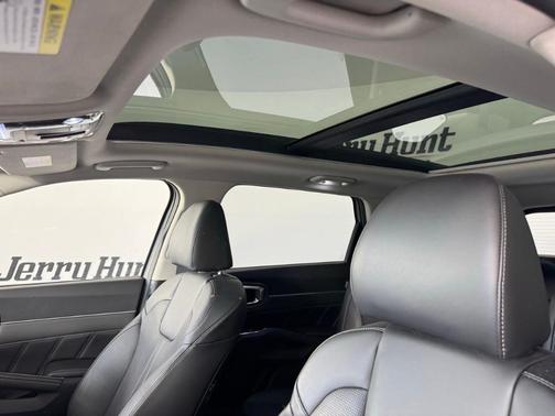 Wolf Gray 2024 Kia Sorento SX