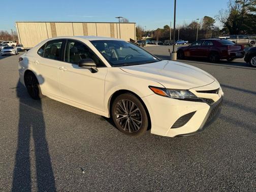 2018 Toyota Camry SE