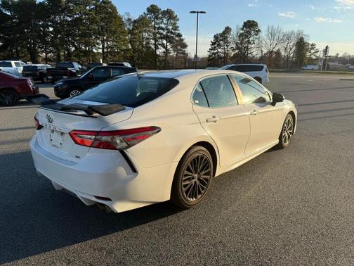 2018 Toyota Camry SE