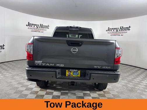 2024 Nissan Titan XD SV