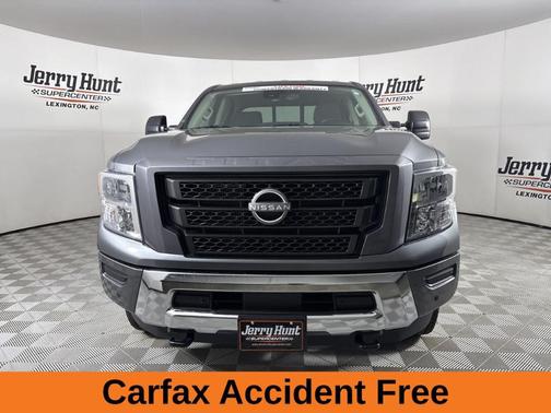 2024 Nissan Titan XD SV