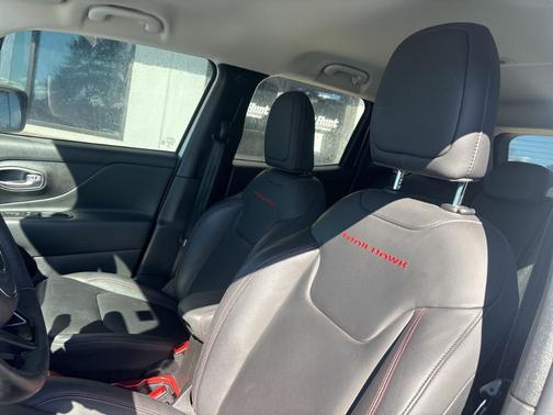 2022 Jeep Renegade Trailhawk