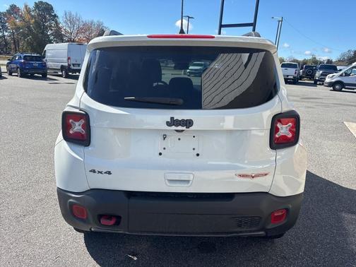 2022 Jeep Renegade Trailhawk