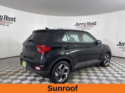 2022 Hyundai VENUE SEL