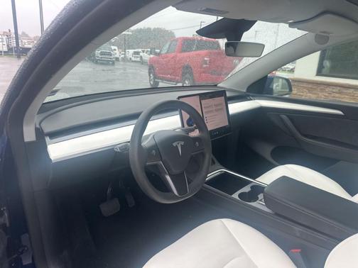 2024 Tesla Model Y Standard Range