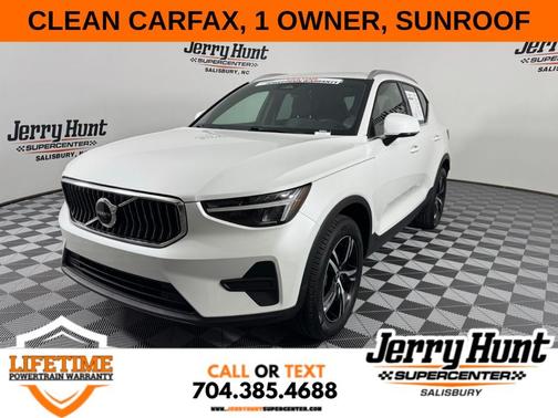 2025 Volvo XC40 B5 Core Bright Theme
