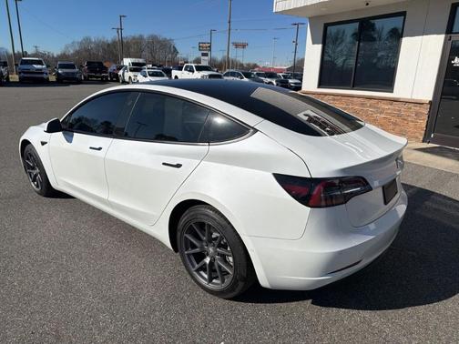 2022 Tesla Model 3 Base