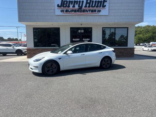 White 2023 Tesla Model 3 Base