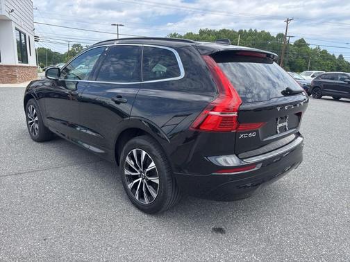 Onyx Black Metallic 2023 Volvo XC60 B5 Core