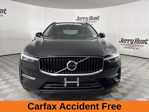 Onyx Black Metallic 2023 Volvo XC60 B5 Core