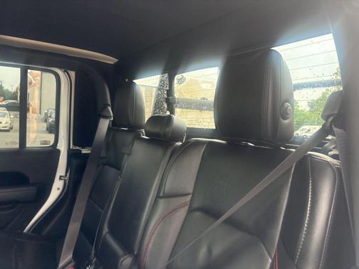 Bright White Clearcoat 2020 Jeep Gladiator Rubicon