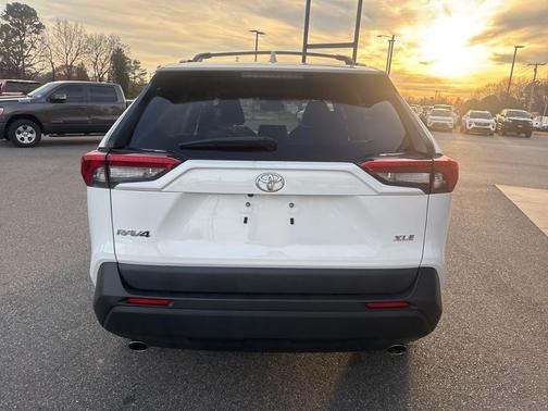 2024 Toyota RAV4 XLE