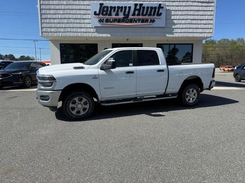 Bright White Clearcoat 2025 RAM 2500 Big Horn