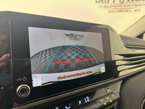 Ice 2026 Toyota Camry LE