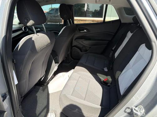 Sterling Gray Metallic 2024 Chevrolet Trax LS