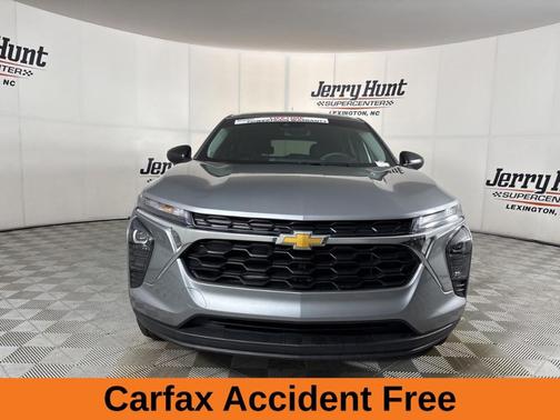 Sterling Gray Metallic 2024 Chevrolet Trax LS