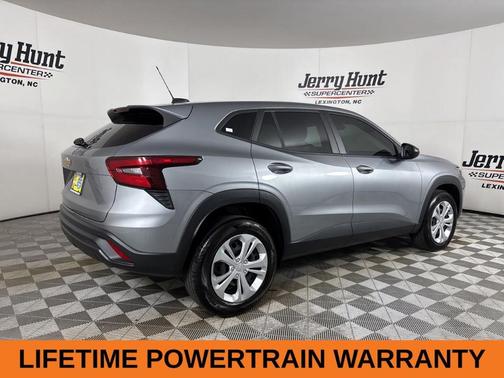 Sterling Gray Metallic 2024 Chevrolet Trax LS