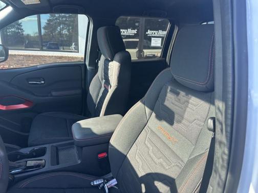 2024 Nissan Frontier PRO-X