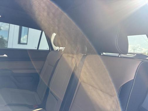 2023 Volkswagen Atlas Cross Sport 2.0T SE w/Technology