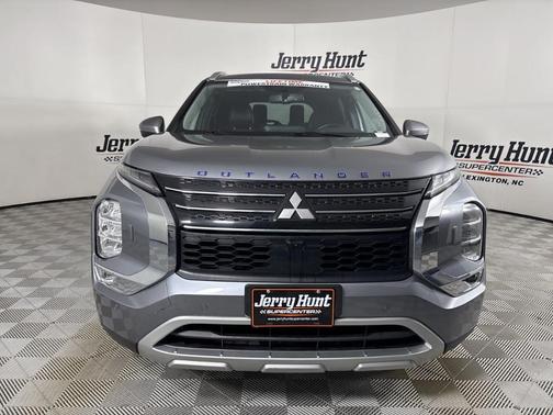 2023 Mitsubishi Outlander PHEV SE