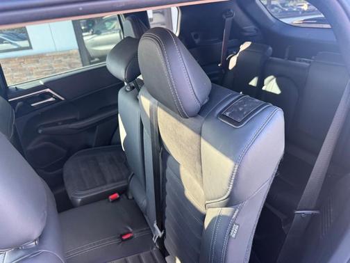 2023 Mitsubishi Outlander PHEV SE