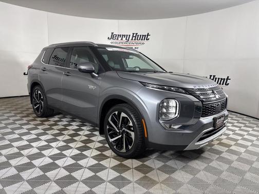 2023 Mitsubishi Outlander PHEV SE