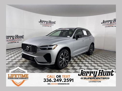 2023 Volvo XC60 B5 Ultimate Dark Theme