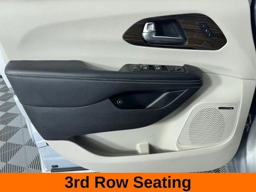 2022 Chrysler Pacifica Hybrid Limited