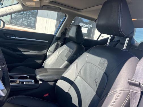 2025 Nissan Altima SL