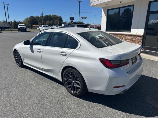2025 BMW 330 i