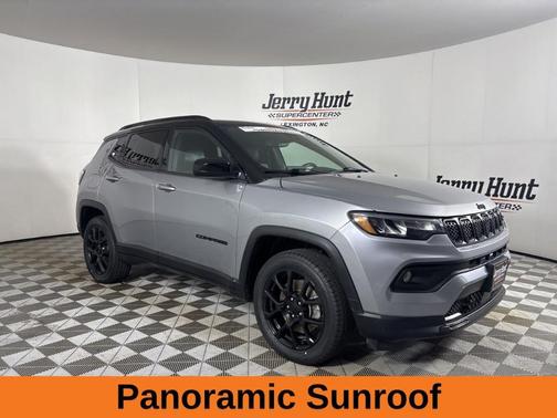 Billet Silver Metallic Clearcoat 2023 Jeep Compass Altitude