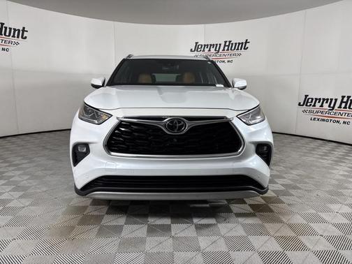 2022 Toyota Highlander Platinum