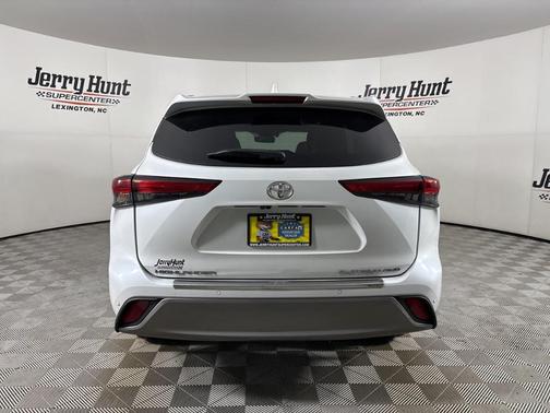 2022 Toyota Highlander Platinum