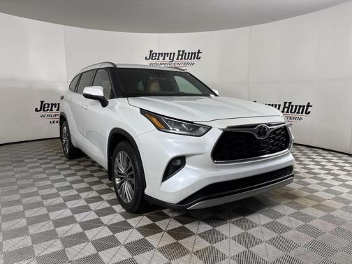 2022 Toyota Highlander Platinum