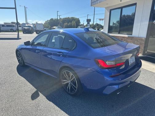 2019 BMW 330 i xDrive