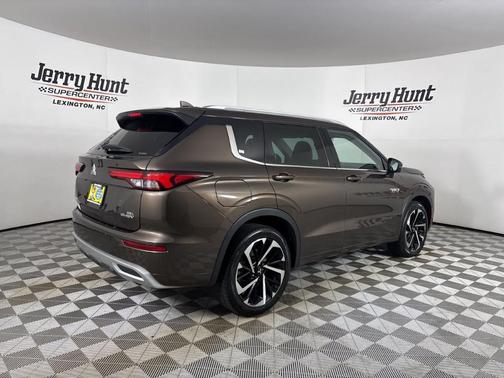 2023 Mitsubishi Outlander PHEV SEL