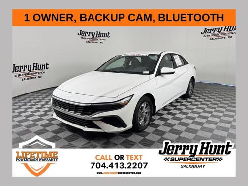 2024 Hyundai ELANTRA SE