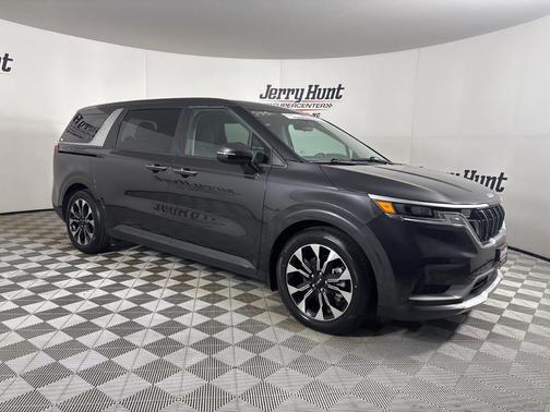 2024 Kia Carnival EX