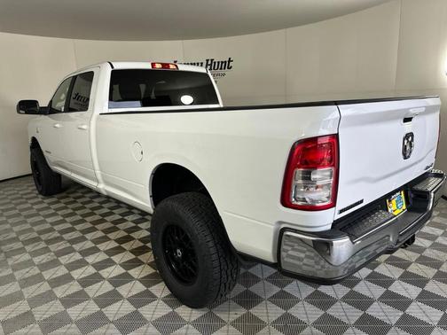 Bright White Clearcoat 2022 RAM 2500 Big Horn