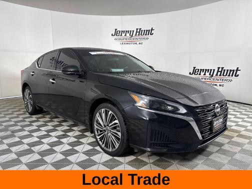 Black 2023 Nissan Altima 2.5 SL