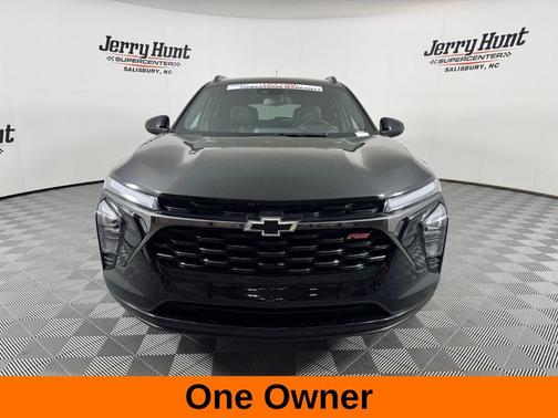 Mosaic Black Metallic 2025 Chevrolet Trax 2RS