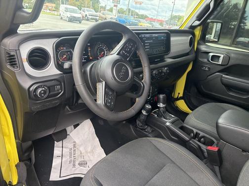 2024 Jeep Gladiator Sport