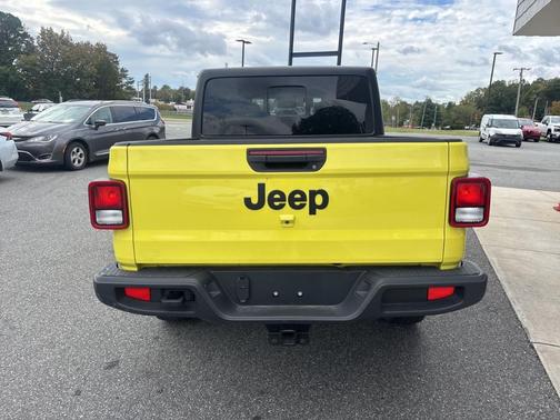 2024 Jeep Gladiator Sport