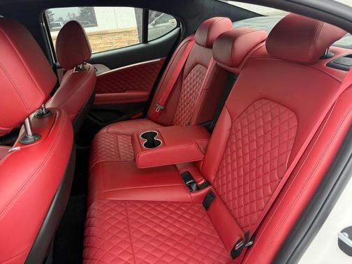 2023 Genesis G70 3.3T