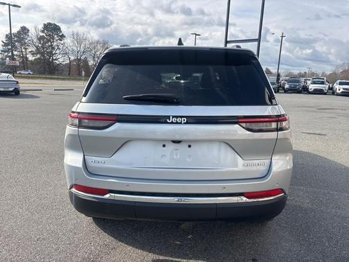 2024 Jeep Grand Cherokee Laredo