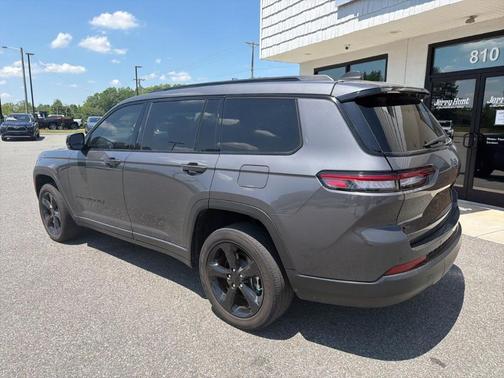 Metallic 2023 Jeep Grand Cherokee L Laredo