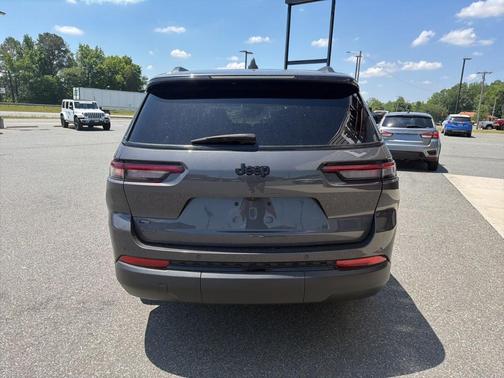 Metallic 2023 Jeep Grand Cherokee L Laredo