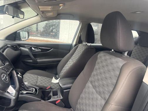 2021 Nissan Rogue Sport SV